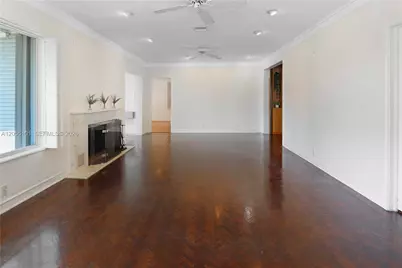 803 N Southlake Dr, Hollywood, FL 33019 - Photo 16