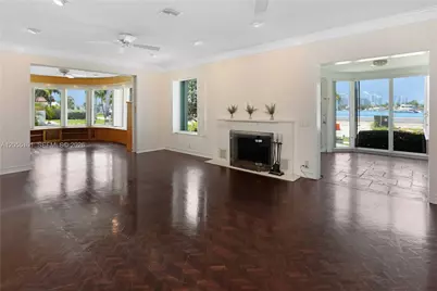 803 N Southlake Dr, Hollywood, FL 33019 - Photo 10