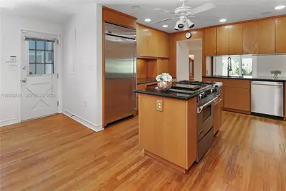 803 N Southlake Dr, Hollywood, FL 33019 - Photo 28