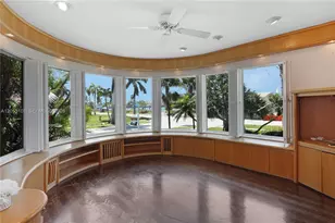 803 N Southlake Dr, Hollywood, FL 33019 - Photo 12