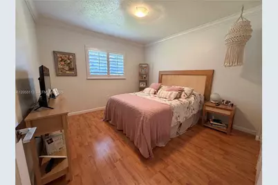 5721 SW 59th Pl, South Miami, FL 33143 - Photo 16
