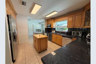 5721 SW 59th Pl, South Miami, FL 33143 - Photo 4