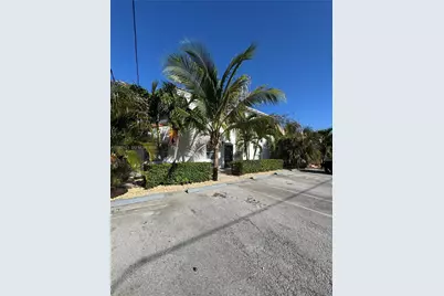 2816 Pine Tree Dr #3, Miami Beach, FL 33140 - Photo 12