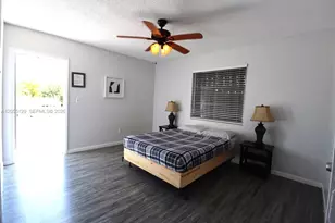 141 McArthur Pkwy, Pembroke Pines, FL 33024 - Photo 2