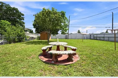 636 E 48th St, Hialeah, FL 33013 - Photo 28