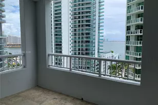 170 SE 14th St, Miami, FL 33131 - Photo 12