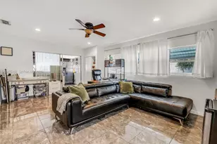 7211 NW 76th St, Tamarac, FL 33321 - Photo 8