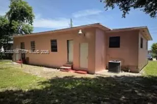 970 NE 133rd St, North Miami, FL 33161 - Photo 12