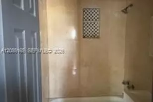 970 NE 133rd St, North Miami, FL 33161 - Photo 20