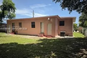 970 NE 133rd St, North Miami, FL 33161 - Photo 10