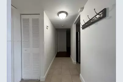 701 N Pine Island Rd #202, Plantation, FL 33324 - Photo 10