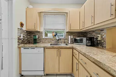 1401 N 12th Ct #3B, Hollywood, FL 33019 - Photo 2