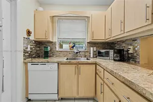 1401 N 12th Ct, Hollywood, FL 33019 - Photo 2