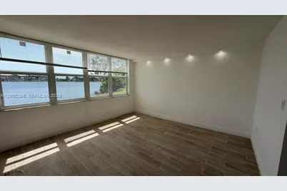 1660 NE 191st St #110-1, Miami, FL 33179 - Photo 4