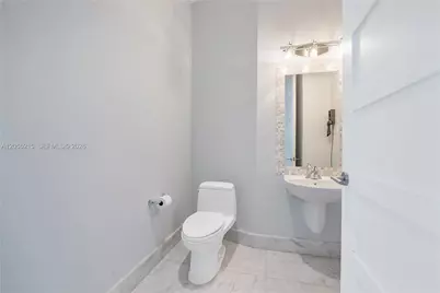 2001 Meridian Ave #PH-16, Miami Beach, FL 33139 - Photo 8