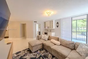 10451 W Broward Blvd, Plantation, FL 33324 - Photo 2