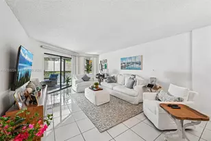 7468 Fairfax Dr, Tamarac, FL 33321 - Photo 8