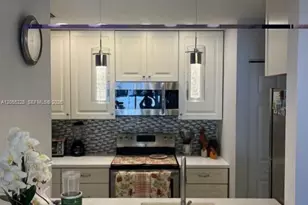 11699 NW 11th St, Pembroke Pines, FL 33026 - Photo 4