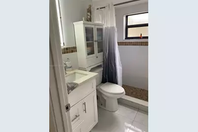 2570 W 67th Pl #12-2, Hialeah, FL 33016 - Photo 6