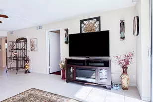 9420 S Hollybrook Lake Dr, Pembroke Pines, FL 33025 - Photo 4