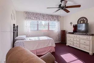 9420 S Hollybrook Lake Dr, Pembroke Pines, FL 33025 - Photo 10
