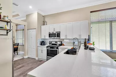 6228 SW 194th Ave, Pembroke Pines, FL 33332 - Photo 14