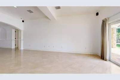 6265 W 10th Ave, Hialeah, FL 33012 - Photo 76