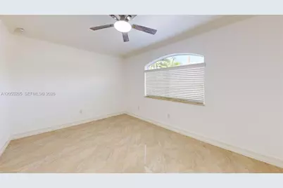 6265 W 10th Ave, Hialeah, FL 33012 - Photo 18
