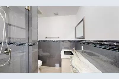 6265 W 10th Ave, Hialeah, FL 33012 - Photo 46