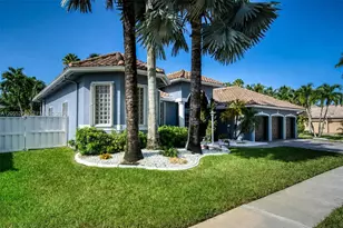 13755 NW 18th Ct, Pembroke Pines, FL 33028 - Photo 2