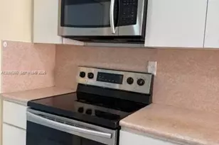 7345 W 4th Ave, Hialeah, FL 33014 - Photo 16