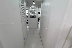 100 Lincoln Rd, Miami Beach, FL 33139 - Photo 26