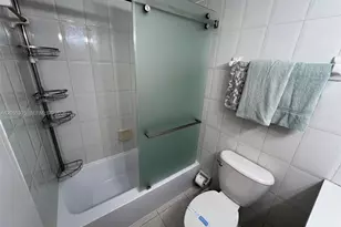 100 Lincoln Rd, Miami Beach, FL 33139 - Photo 28