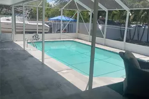 7400 NW 1st Ct, Pembroke Pines, FL 33024 - Photo 20
