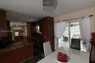 7400 NW 1st Ct, Pembroke Pines, FL 33024 - Photo 6