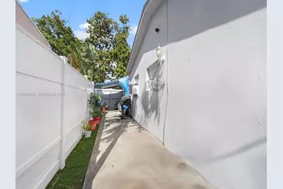355 W 62nd St, Hialeah, FL 33012 - Photo 28
