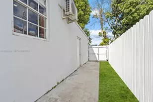 355 W 62nd St, Hialeah, FL 33012 - Photo 36