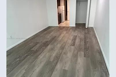 1200 Brickell Bay Dr #2310, Miami, FL 33131 - Photo 2
