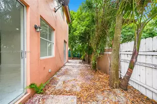 8684 NW 1st St, Miami, FL 33126 - Photo 44