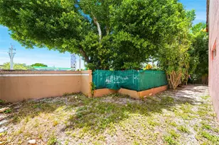 8684 NW 1st St, Miami, FL 33126 - Photo 48