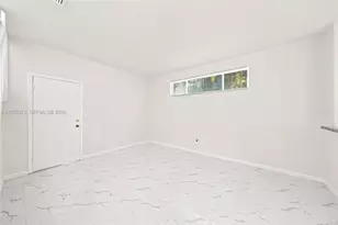 8684 NW 1st St, Miami, FL 33126 - Photo 10