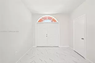 8684 NW 1st St, Miami, FL 33126 - Photo 4