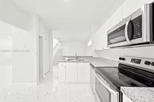 8684 NW 1st St, Miami, FL 33126 - Photo 16