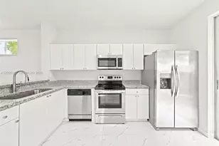 8684 NW 1st St, Miami, FL 33126 - Photo 2
