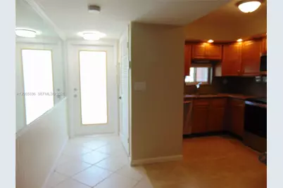 9811 N Hollybrook Lake Dr #103, Pembroke Pines, FL 33025 - Photo 6