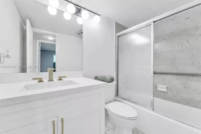 9811 N Hollybrook Lake Dr #103, Pembroke Pines, FL 33025 - Photo 16