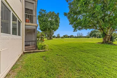 9811 N Hollybrook Lake Dr #103, Pembroke Pines, FL 33025 - Photo 22