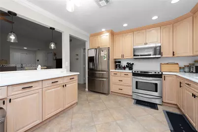 715 SE 22nd Ln, Homestead, FL 33033 - Photo 6