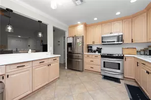 715 SE 22nd Ln, Homestead, FL 33033 - Photo 6