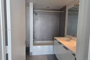 92 SW 3rd St, Miami, FL 33130 - Photo 16